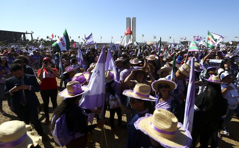 Marcha das Margaridas deve reunir mais de 100 mil mulheres em Brasília