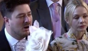 Cantor luta contra o sono durante casamento real de príncipe Harry e Meghan Markle