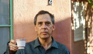 Arnaldo Antunes denuncia barbárie em manifesto poético