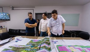 Prefeito Carlos assina ordem de serviço para construção de Praça no Conj. José Carlos