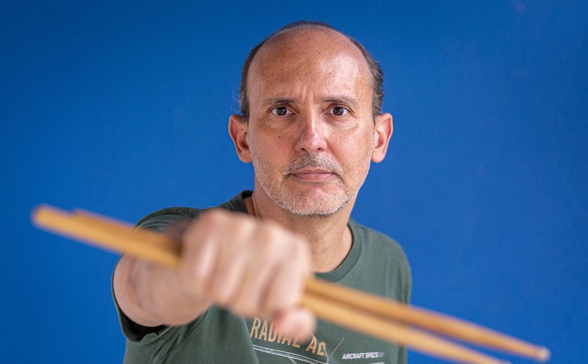 Carlos Ezequiel, baterista e compositor alagoano, lança o single “Jogo dos Sete Erros”