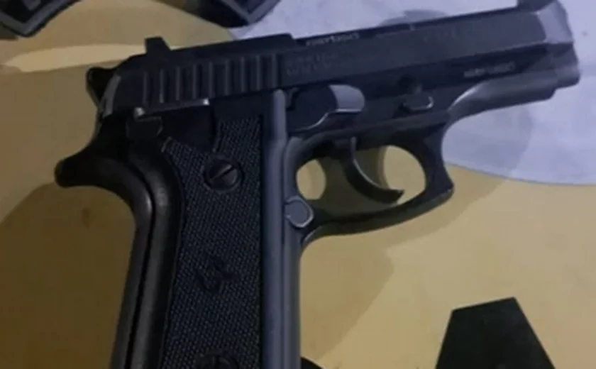 Em Pão de Açúcar, homem é preso com pistola dentro de veículo após denúncias de populares