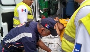 Idoso embriagado e despido em via pública é encaminhado para tratamento