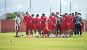 Hélio dos Anjos não deve mudar CRB contra o América-MG