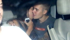 Justin Bieber sai acompanhado de show e é flagrado com morena