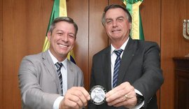 Investigado e inelegível, Bolsonaro volta a Alagoas