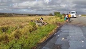 Motorista fica preso às ferragens após perder controle de veículo na AL-220