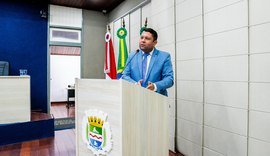 Portaria liberando sinal vermelho às 23h gera debate entre vereadores