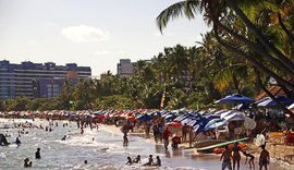 Bombeiros resgatam homem que se afogou na Praia de Jatiúca