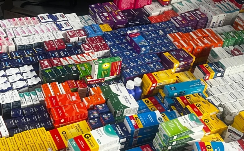Farmácia clandestina é autuada em supermercado em Maceió