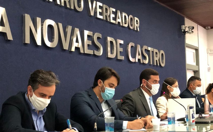 Joãozinho participa de reunião com empresas de esgotamento sanitário de Maceió