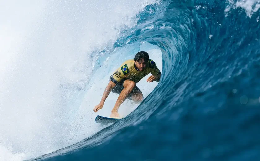 Brasileiro Yago Dora é campeão mundial de surfe profissional