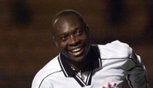 Ídolo do Corinthians, Freddy Rincón morre aos 55 anos