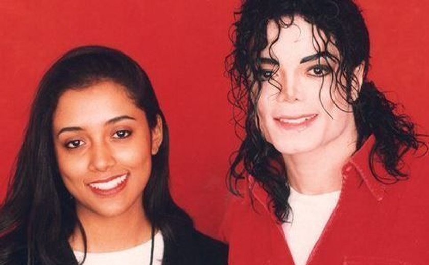 Namorada secreta de Michael Jackson dá detalhes da relação e defende astro