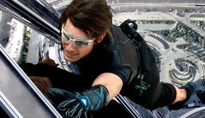 'Missão: Impossível' detalha acidente que quebrou pé de Tom Cruise em vídeo