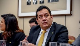 Deputado se arrepende de apoio a Rogério Teófilo
