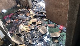 Cômodos de casa ficam completamente destruídos após incêndio
