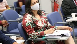 Prefeita Fabiana Pessoa busca agilizar projetos com a Caixa