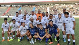Equipe de Carlinhos Maia e Marta vence time de Ronaldinho Gaúcho no Estádio Rei Pelé