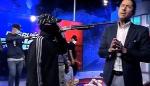 Homens armados invadem estúdio de TV no Equador