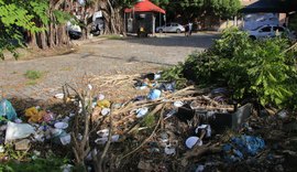 Acúmulo de lixo põe moradores da Jatiúca em risco