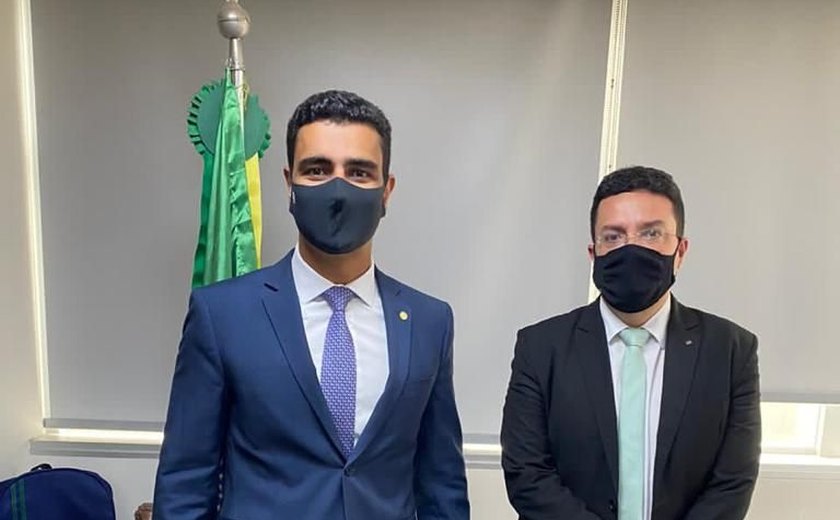 JHC se reúne com presidente do FNDE sobre volta às aulas em Maceió