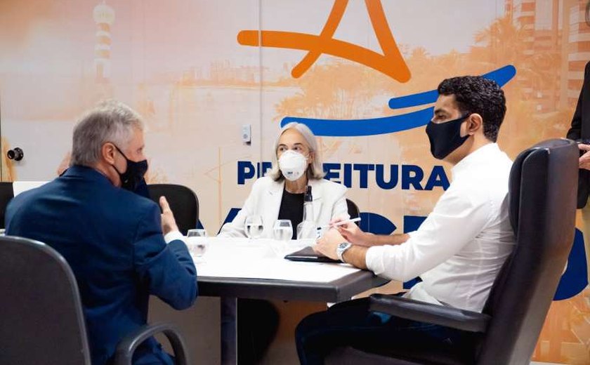 Prefeito JHC e ministra tratam sobre regularização fundiária de bairros com afundamento