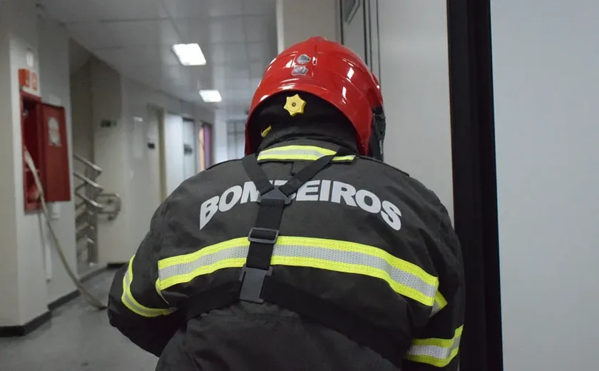 Princípio de incêndio em clínica mobiliza bombeiros em União dos Palmares