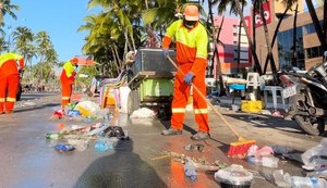 Mais de 60 toneladas de lixo são recolhidas nas praias após a virada