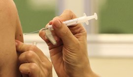 Brasil recebe primeiro lote de vacinas bivalentes contra Covid-19
