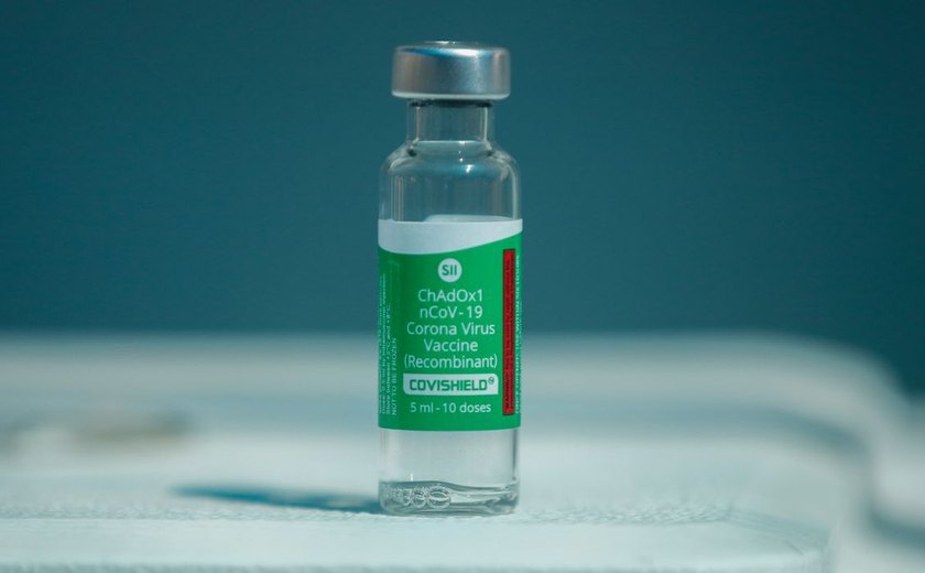 3ª dose da AstraZeneca aumenta significativamente anticorpos contra variante Ômicron