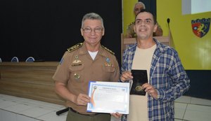 Ator do Sesi/AL é homenageado pela Polícia Militar de Alagoas