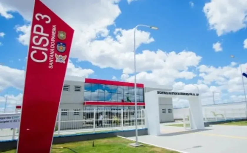 Ex-bombeiro preso em Santana do Ipanema suspeito de estuprar a própria afilhada  havia sido afastado  da função em abril