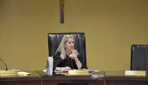 Presidente do TCE diz que declarações de Rui são irresponsáveis e que vai acionar Justiça