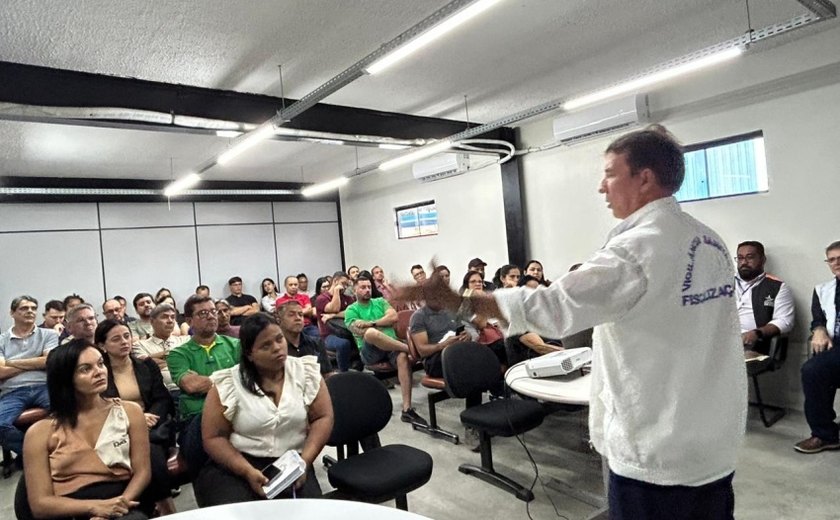 Vigilância Sanitária de Maceió realiza palestra sobre riscos de bebidas alcoólicas clandestinas