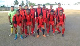 Projeto sócio-esportivo resgata jovens e revela novos valores