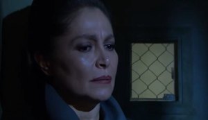 Bernarda vai parar na solitária depois de ser presa em 'Triunfo do Amor'