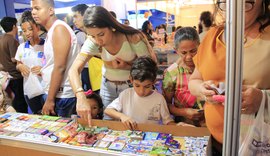 Mais de 200 mil comparecem à Bienal Internacional