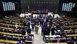 Projeto que aumenta número de deputados para 531 tem urgência aprovada