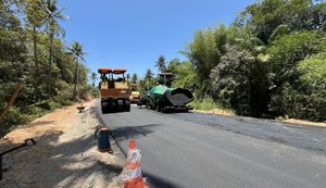 Grota do Andraújo recebe 500 metros de asfalto em nova etaba da obra de pavimentação