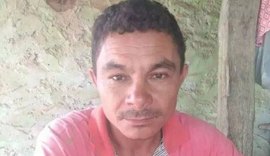 Homem tem casa invadida por dois criminosos e é morto a tiros na frente da família