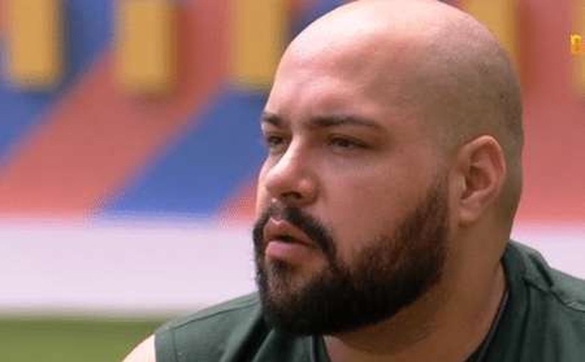 Tiago quebra regra, irrita Boninho e ele recebe bronca da produção: “Babaquice”