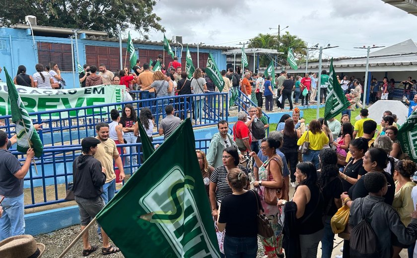 Justiça determina suspensão da greve dos servidores da Educação e estabelece multa diária por descumprimento