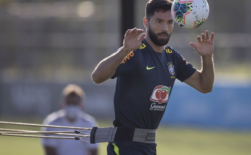 Tite convoca Felipe e Diego Carlos para vagas de Éder Militão e Rodrigo Caio