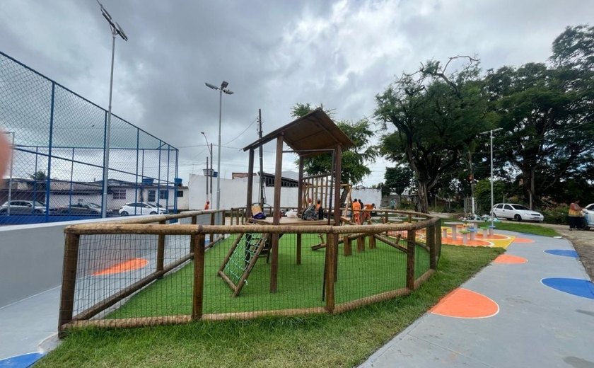 Terreno abandonado ganha espaço de convivência para moradores do Conjunto Novo Jardim