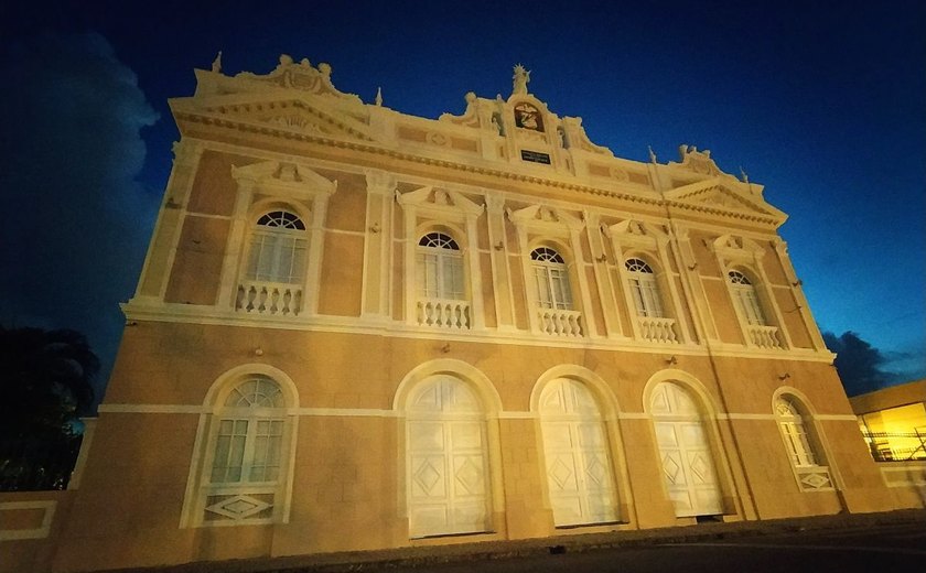 Diteal retoma as atividades presenciais em seus teatros nesta sexta-feira (14)