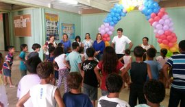 Aulas da rede municipal de ensino público começaram hoje (6), em Palmeira