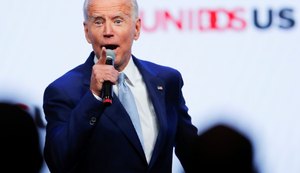 Democrata Joe Biden diz que 'língua tóxica' de Trump tem ligação com massacres nos EUA