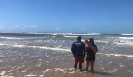 Buscas por menino de 6 anos desaparecido no mar seguem pelo terceiro dia em Alagoas