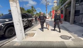 Suspeito é preso por policial à paisana logo após homicídio na orla da Pajuçara